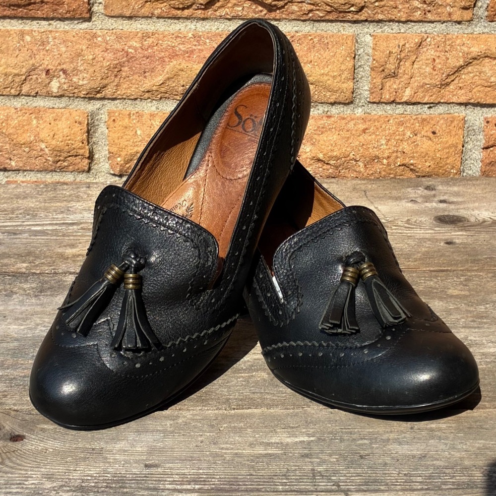 Sofft Wingtip Black Leather Kiltie Tassel Heeled Loafer Pumps Shoes Women's 8